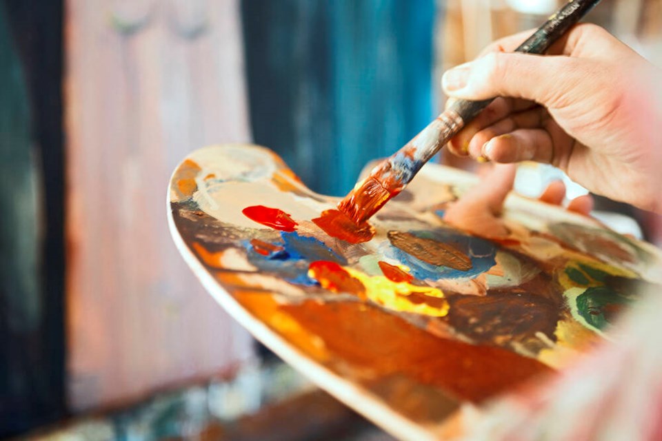 web1_artistpaintingpalette