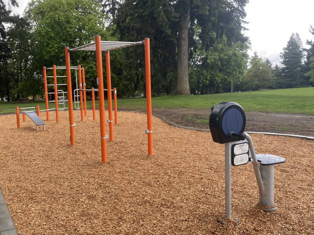 New West building an outdoor fitness area inMoody Park - New West Record
