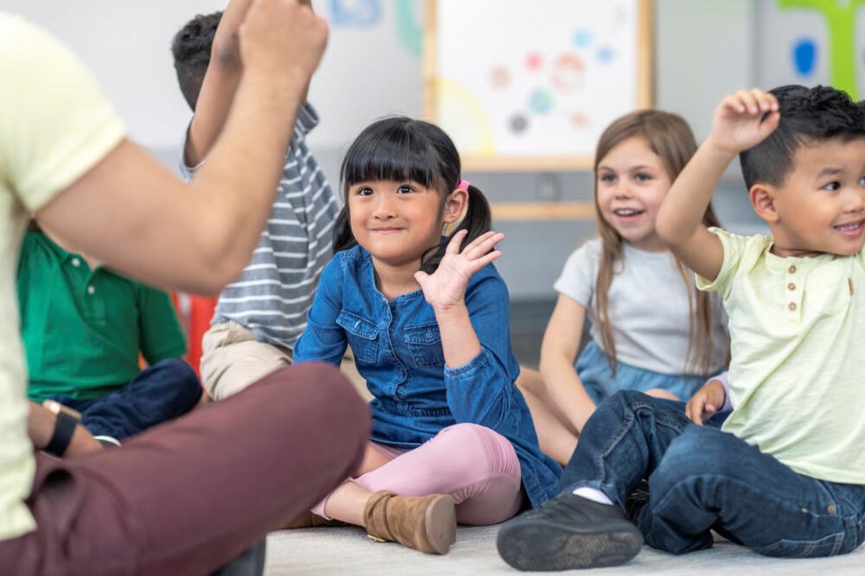web1_kindergartenstudentsinclassroom