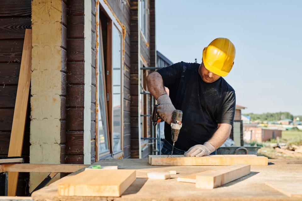 carpenter-pexels-photo