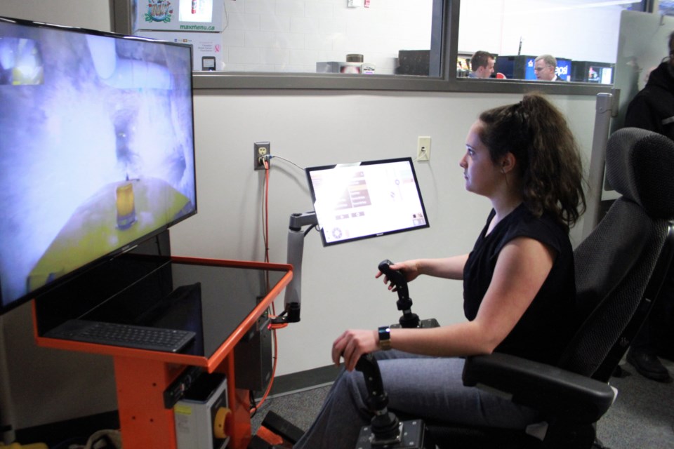 The second annual Beyond Digital Transformation conference was split into two Sudbury locations – at the United Steelworkers Hall and NORCAT. Attendees toured the institution, taking in demonstrations like the Hard-Line Solutions telemetry simulator. (Karen McKinley / NorthernOntarioBusiness.com)