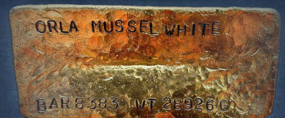 orla-musselwhite-gold-bar