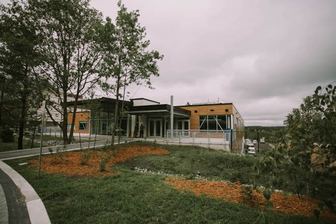 The Cliff Fielding Research, Innovation and Engineering Building at Laurentian University features three levels of labs, classrooms and lounges designed to encourage collaboration and integration of multiple disciplines, while giving them their own spaces to work and study.