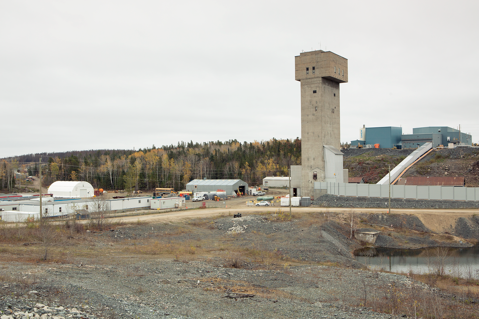 Pure Gold headframe 2