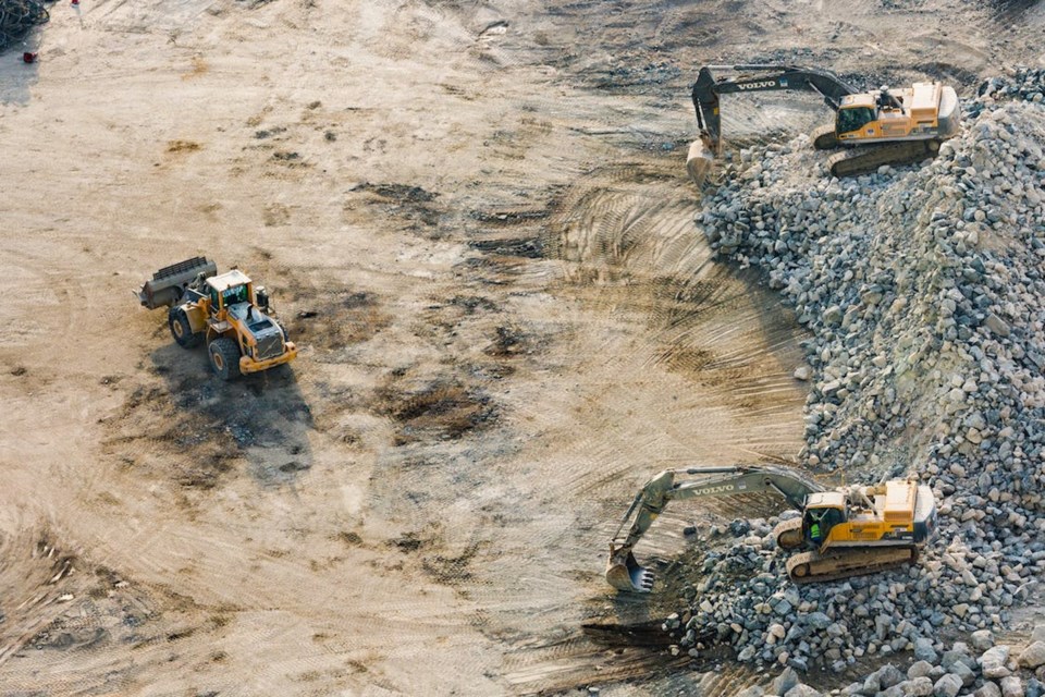 quarry-excavators-aleksandar-pasaric-pexels-photo