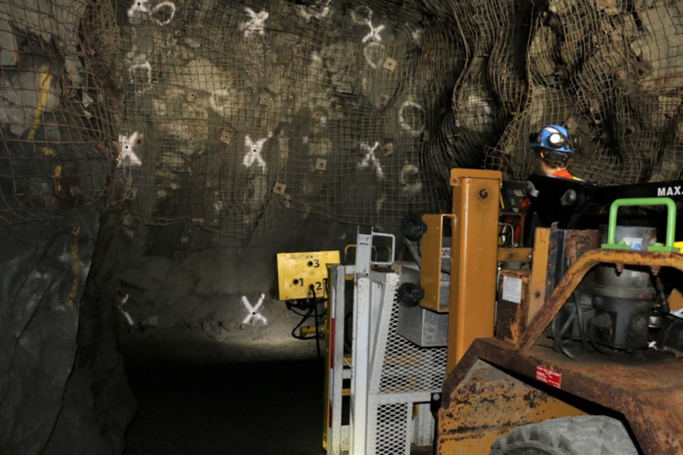 robotic-powder-loader-norcat-mine-len-gillis-sudburycom-photo