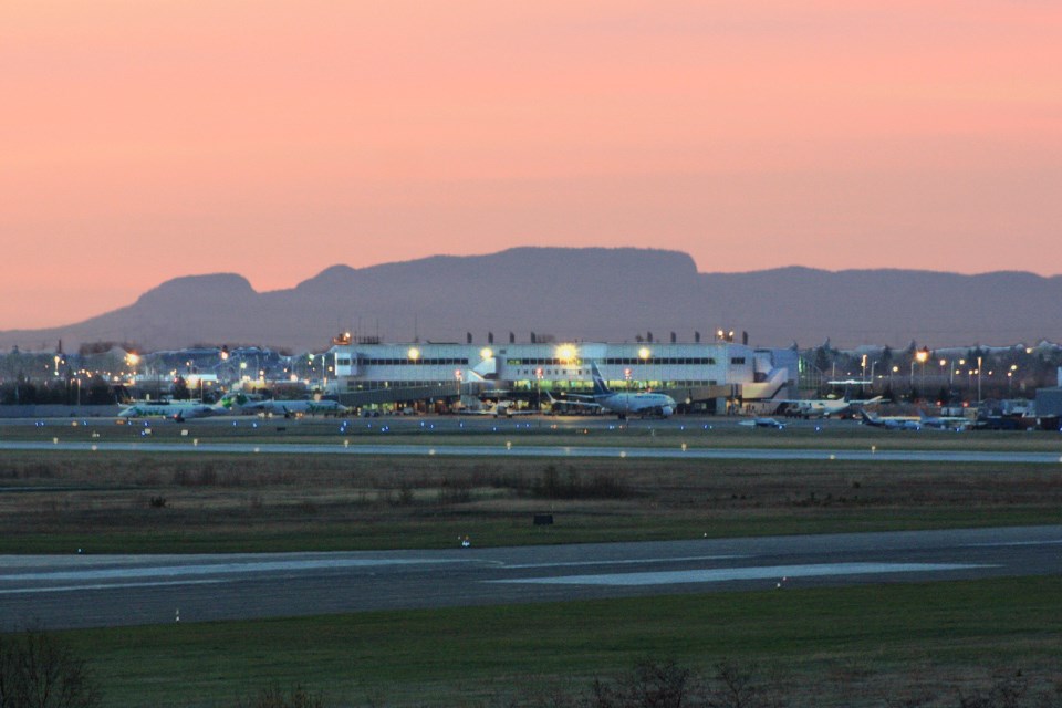 tbay-airport.jpg;w=960