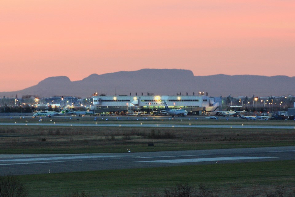 TBay Airport