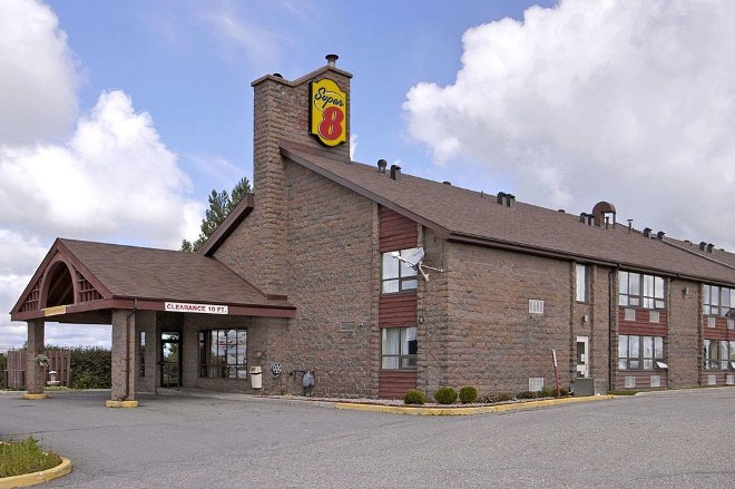 The Super 8 hotel in Timmins has been sold, along with the city's Travelodge location. (Supplied photo)