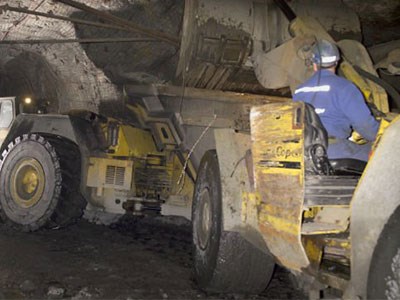 150415_mining_underground_Cropped