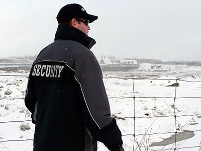 121-cSecurity-With-Open-Pit-Behind-