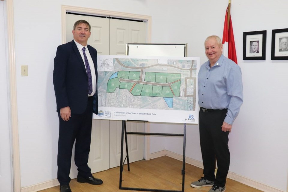 David Smith (left), parliamentary assistant to Northern Development Minister Greg Rickford, and Smooth Rock Falls Mayor Michel Arseneault during the Jan. 28 announcement. (Supplied photo/Smooth Rock Falls)