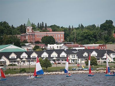 Temisakmign-SHores_Bayport-sailboats-1_Cropped