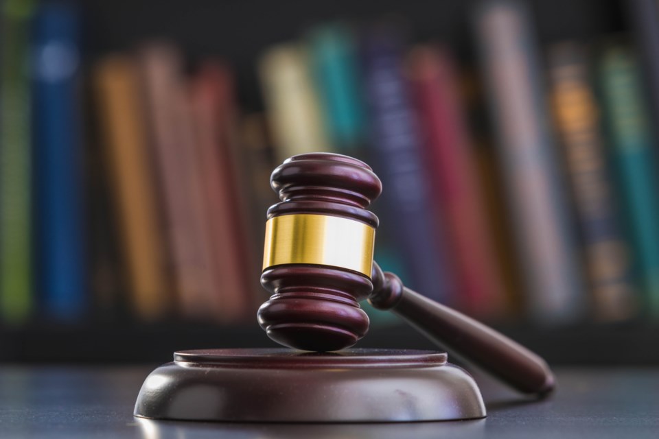 gavel3
