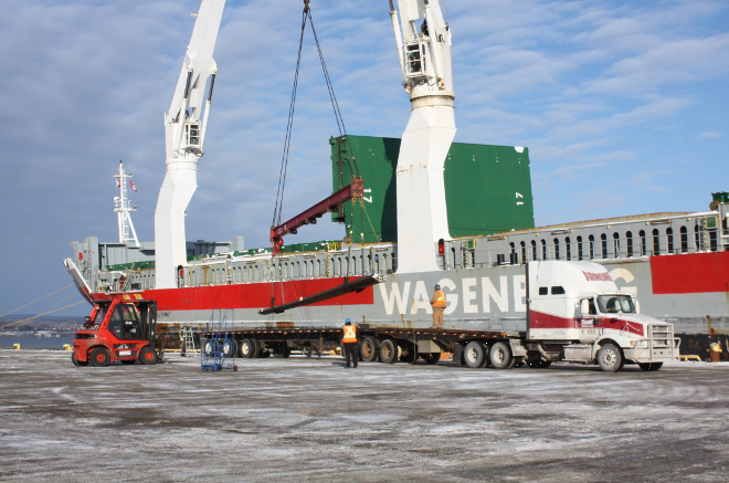 Vikingbank unloading steel