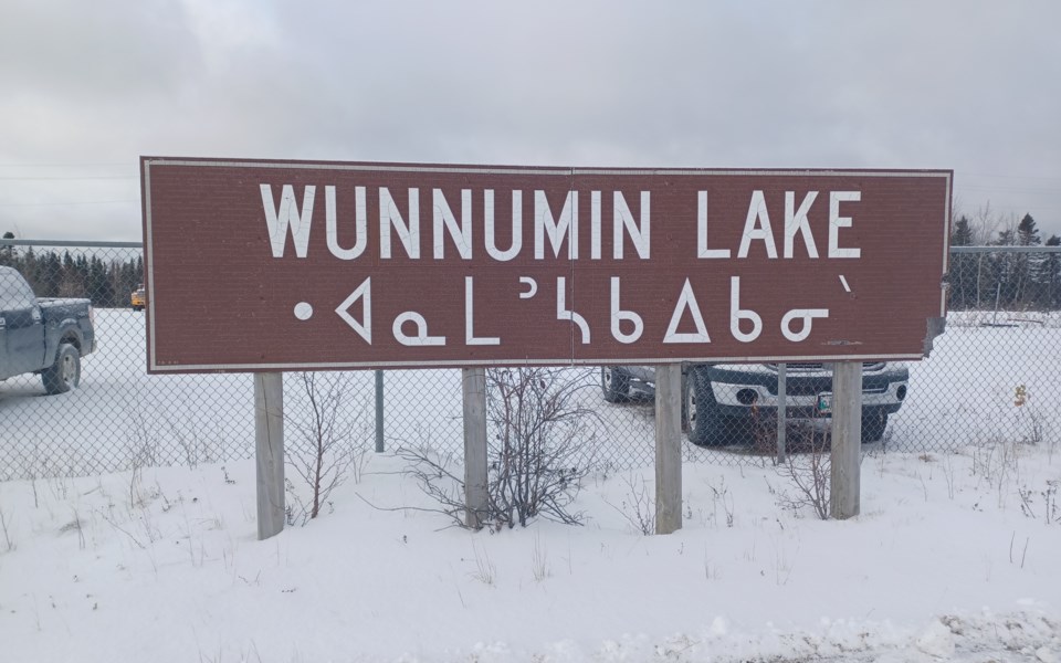wunnumin-lake-sign-1