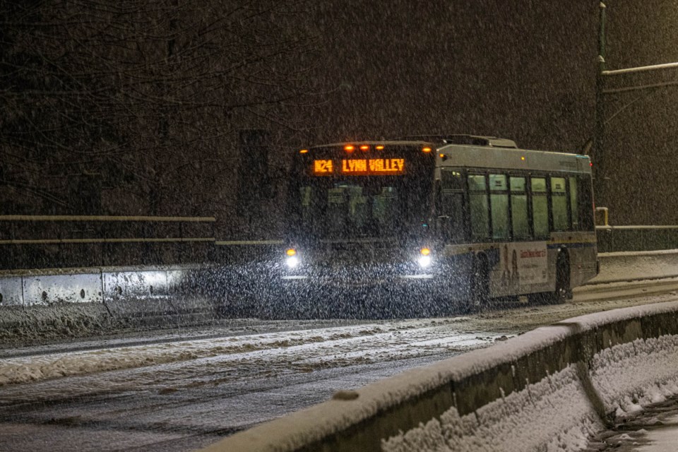 nv-bus-in-snow2
