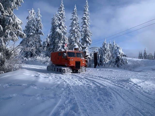 Luna - Snow Cat Ride 2