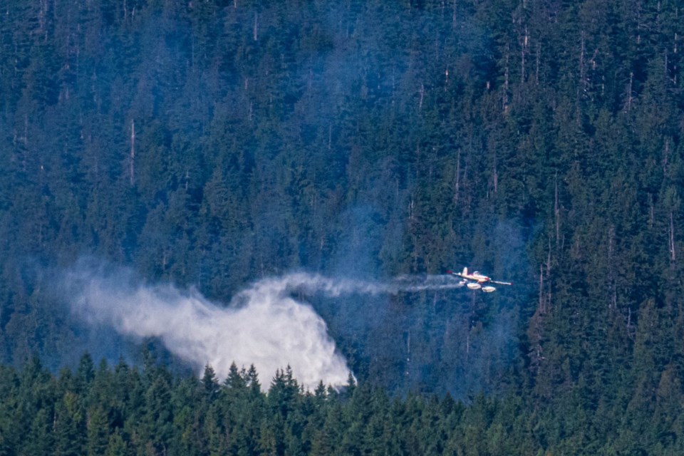 mt-seymour-wildfire-water-bomber-close-mark-teasdale