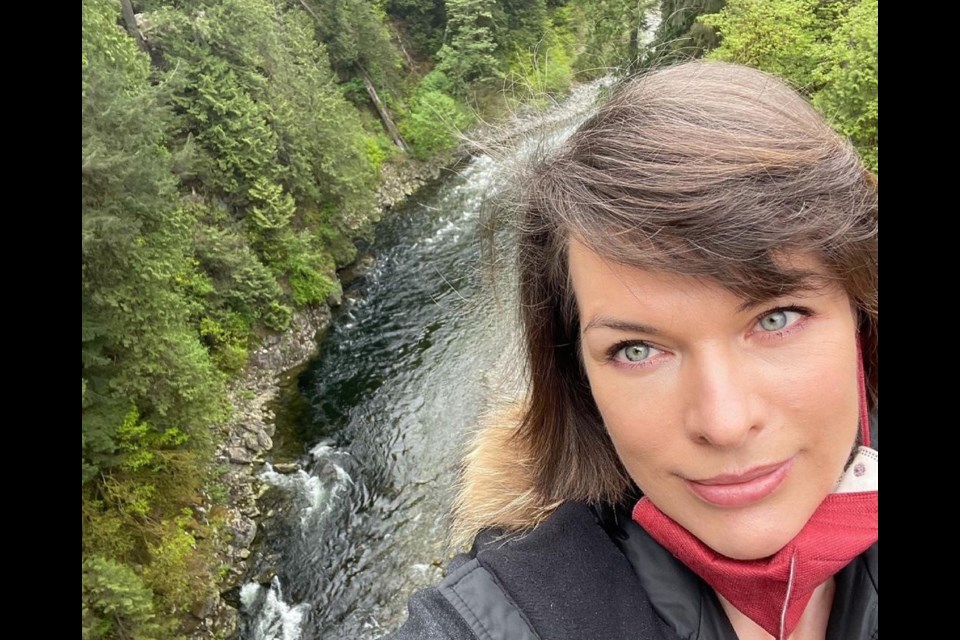 Sci-fi action star Milla Jovovich visited North Vancouver's Capilano Suspension Bridge with her family this week. She stopped by the park with her husband, Paul Anderson, "Resident Evil director," and daughters Ever and Dashiel. 