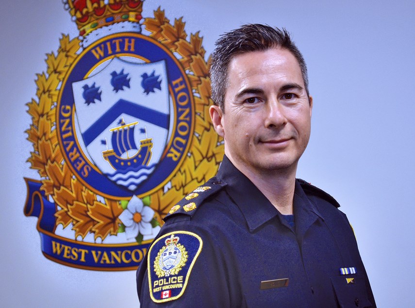  John Lo, police chief