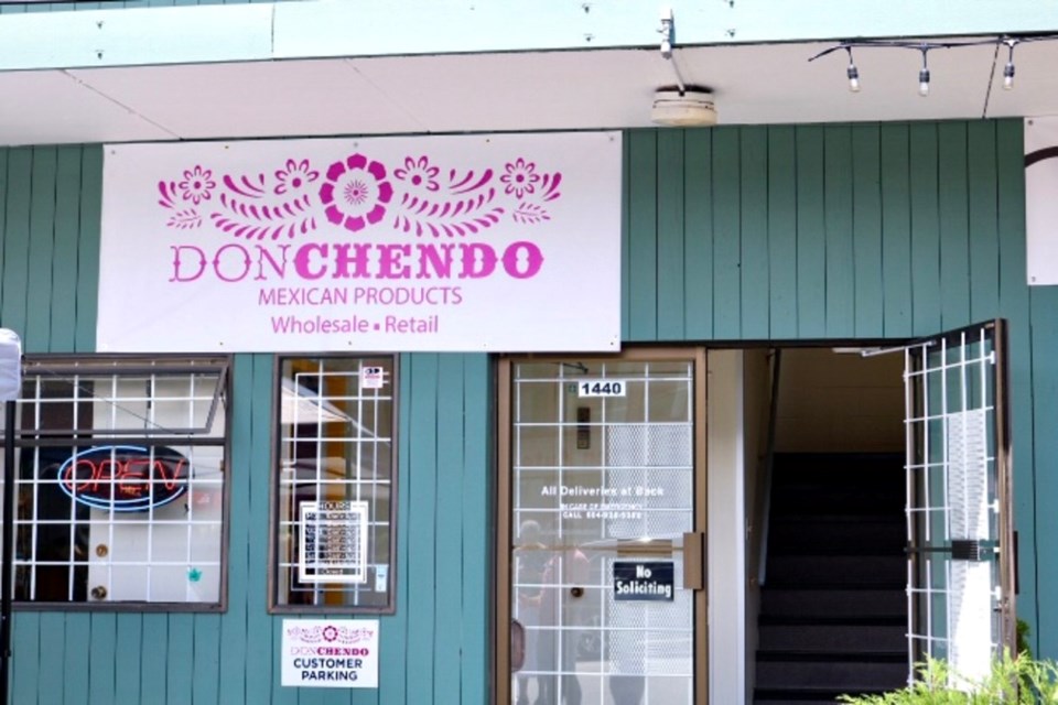 Don Chendo Storefront