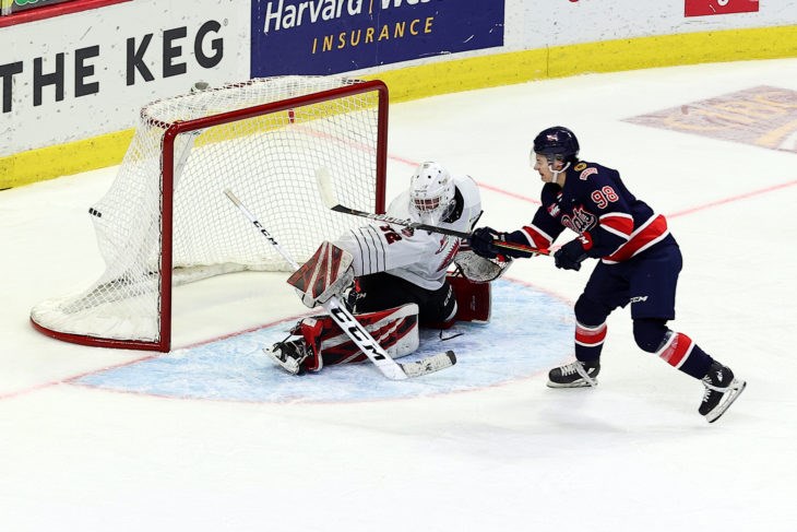 Connor Bedard vs MJ - credit Keith Hershmiller Regina Pats - web