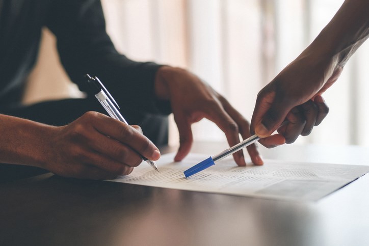 legal contract signing