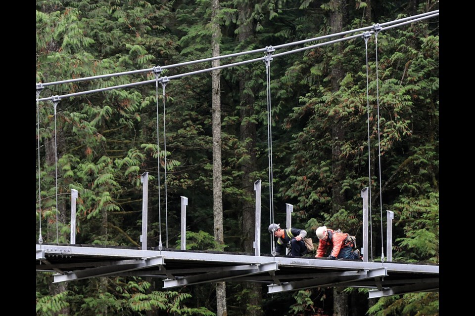 Fishermans Trail Bridge construction