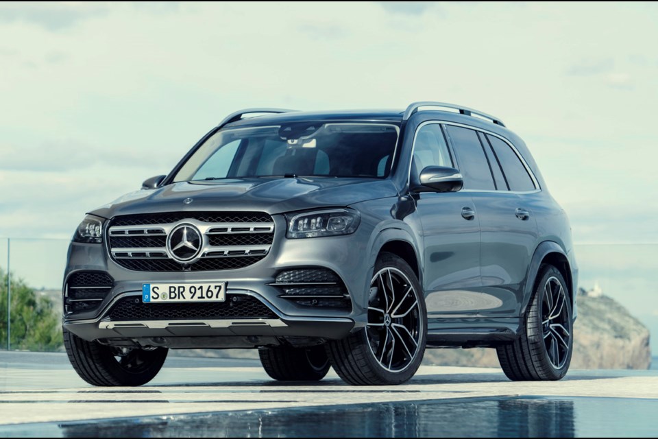 New version of Mercedes-Benz GLS 2021