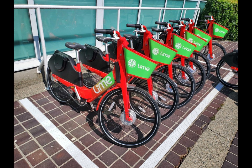 These dockless public e bikes are clogging up our public spaces