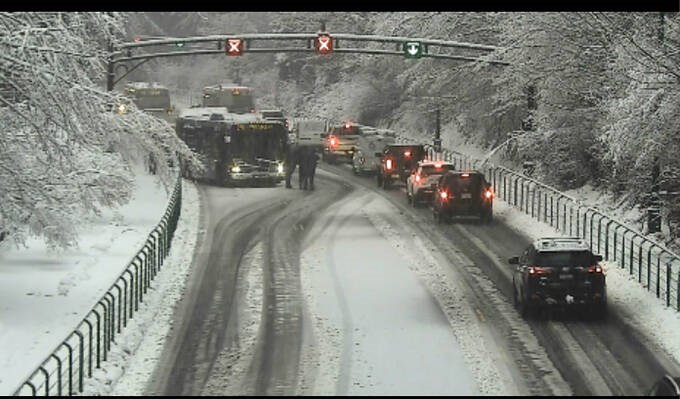 web1_bus-stuck-on-bridge