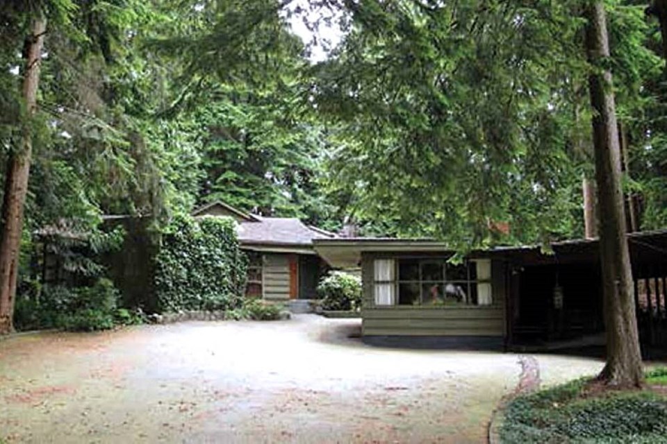 web1_north-vancouver-heritage-home-demolished