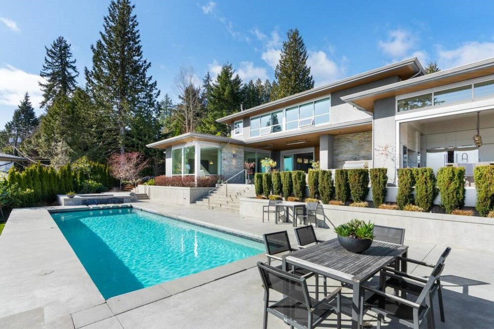 A West Coast contemporary house at 545 Robin Hood Road in the British Properties sold on Jan. 26 for $8.825 million. | Zealty.ca 