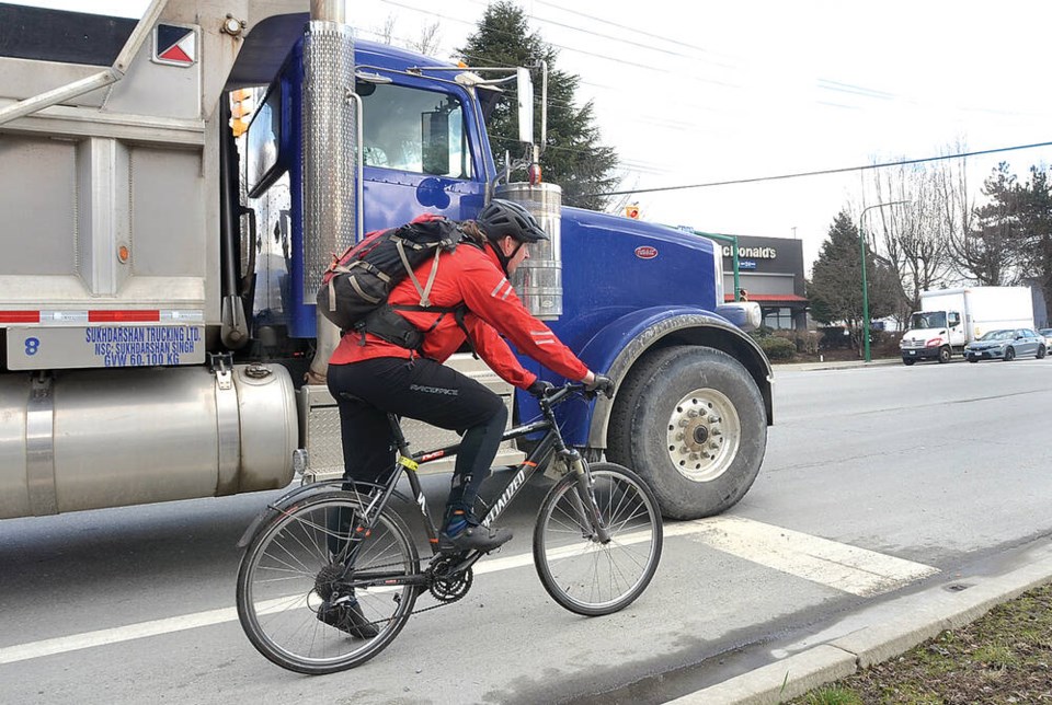 web1_bike-lane-at-main-and-lynn