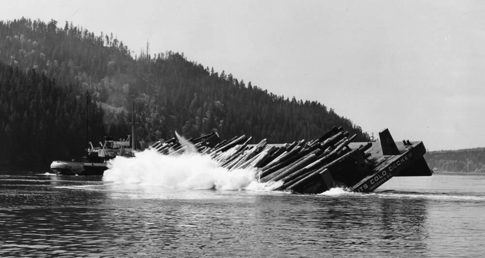 web1_lumber-barge