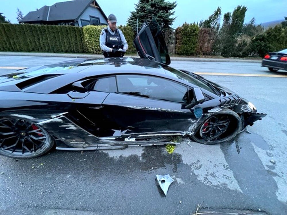 Lamborghini Aventador wrecked in North Vancouver - North Shore News