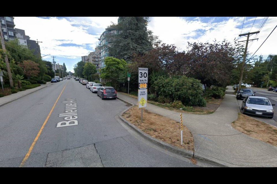 A study by municipal staff showed that new 30 km/h signage along Bellevue and Fulton avenues had no impact on driver speed. | Google Maps 