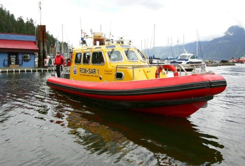 The Royal Canadian Marine Search and Rescue’s Station 1 Horseshoe Bay Zodiac prepares to dock. / North Shore News files 