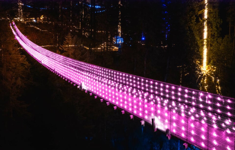 web1_love-lights-on-capilano-suspension-bridge