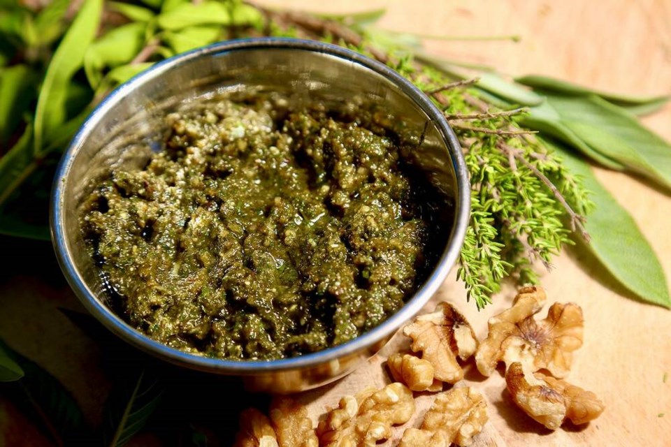 Super good for you mixed herb pesto with haertand brain healthy walnuts and pecorino cheese. | Laura Marie Neubert 
