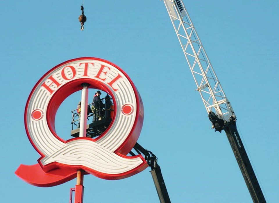 web1_lonsdale-quay-sign