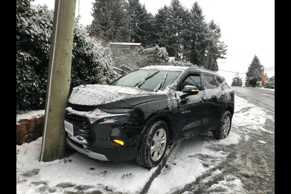 North Vancouver's 29th Street hill proved a challenge for most drivers in the snow on Thursday. | photo courtesy Natalia Mihai