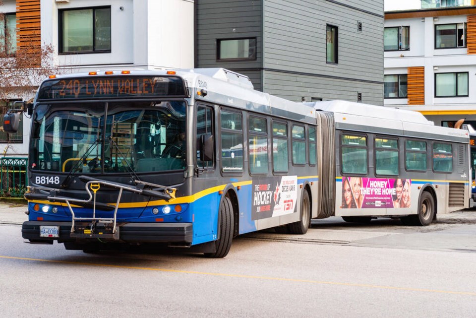 web1_coast_mountain_bus_company_8148-b