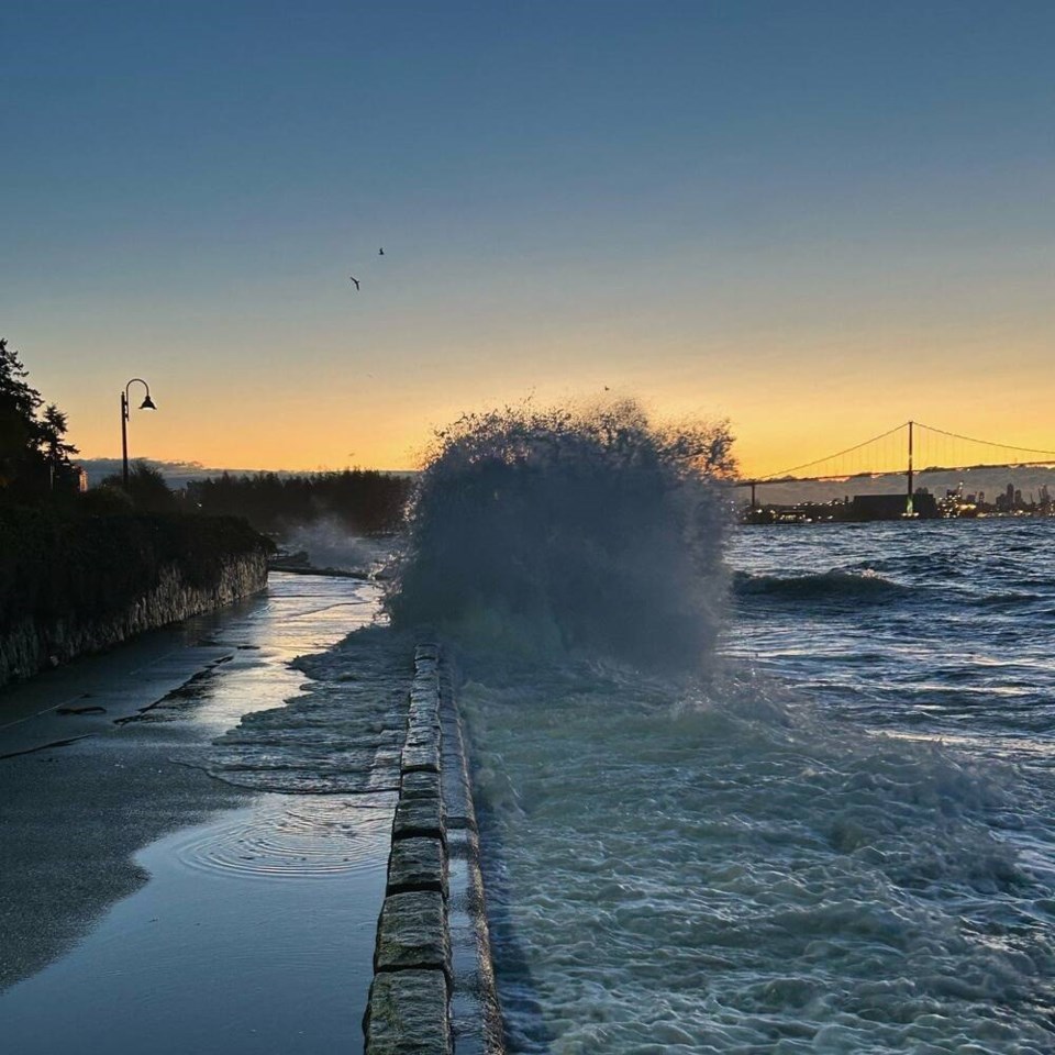 web1_seawalk-flooded-west-van_1