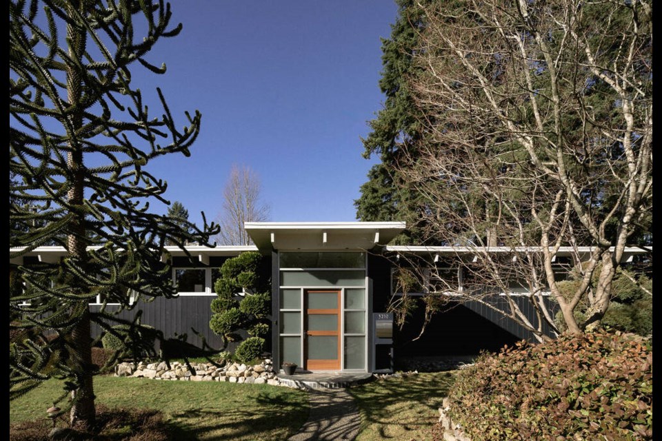 The home's design was influenced by Joseph Eichler’s take on California modernism, says listing agent Trent Rodney. | Barbara Tili / West Coast Modern