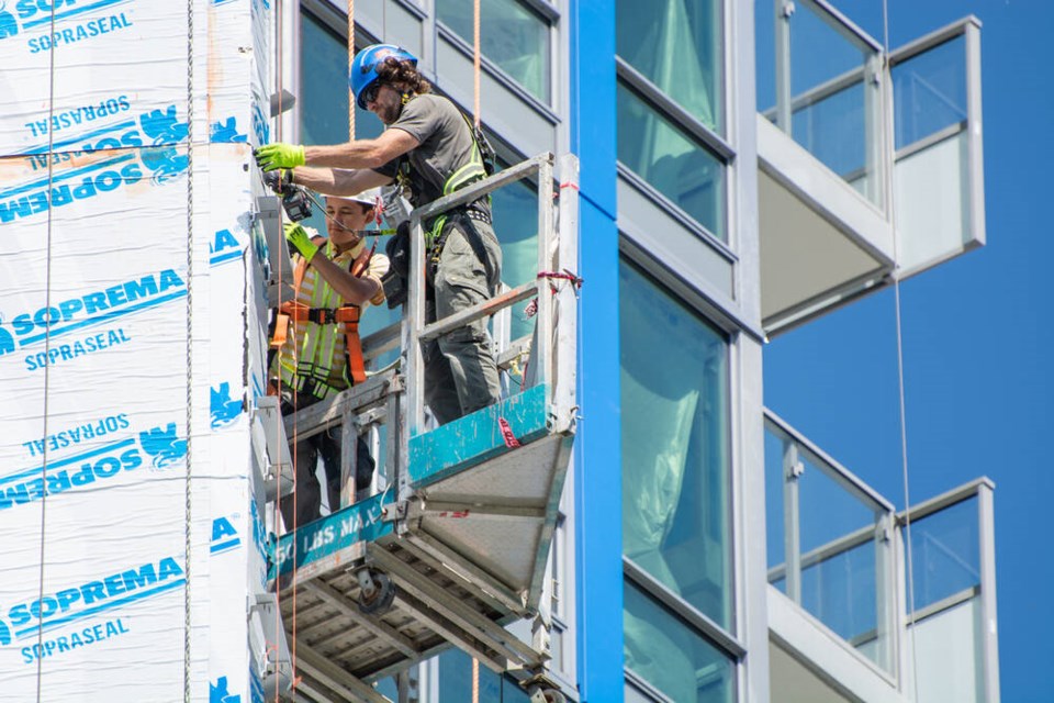 web1_workers-apex-at-seylynn-north-vancouver-june-23-2023