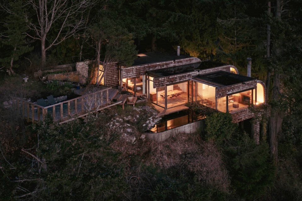 The 1,464-square-foot home sits on a 120-foot cliff above Garrow Bay in West Vancouver. | The White Space Co. 