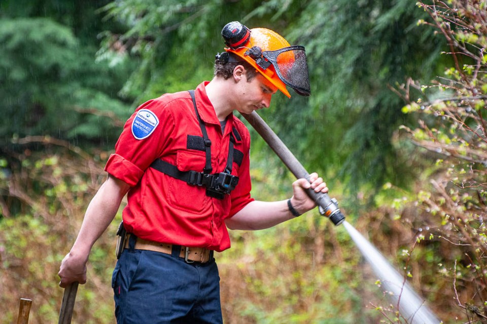 web1_north-vancouver-wildfire-exercise-operation-jubilee---hose-spray