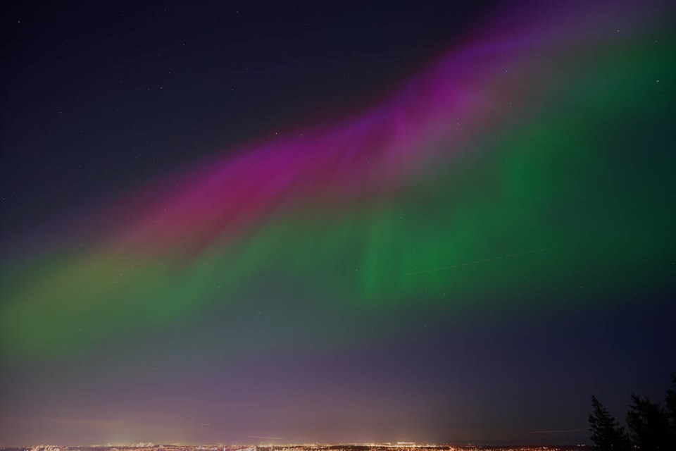 The northern lights captured above the City of Vancouver from West Vancouver, May 10, 2024 | Ian Crook 